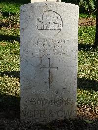 Salonika (Lembet Road) Military Cemetery - Derry, N W